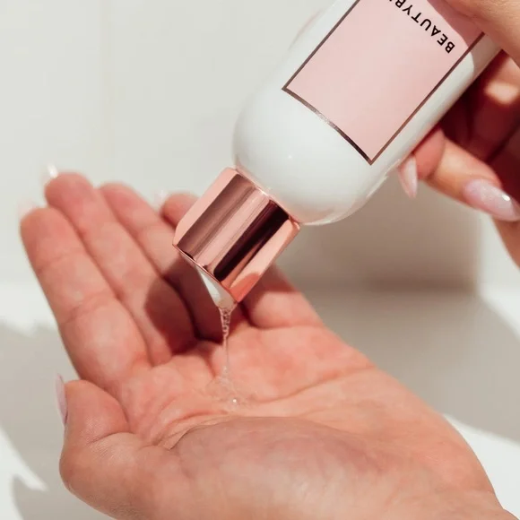 126- BeautyBio The Balance Cleanser - Picture 4 of 6